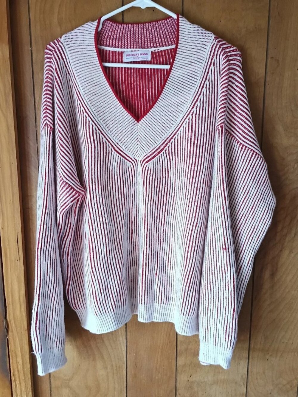 Discount Divas Women’s XL Red White Striped V-Neck Pullover Sweater